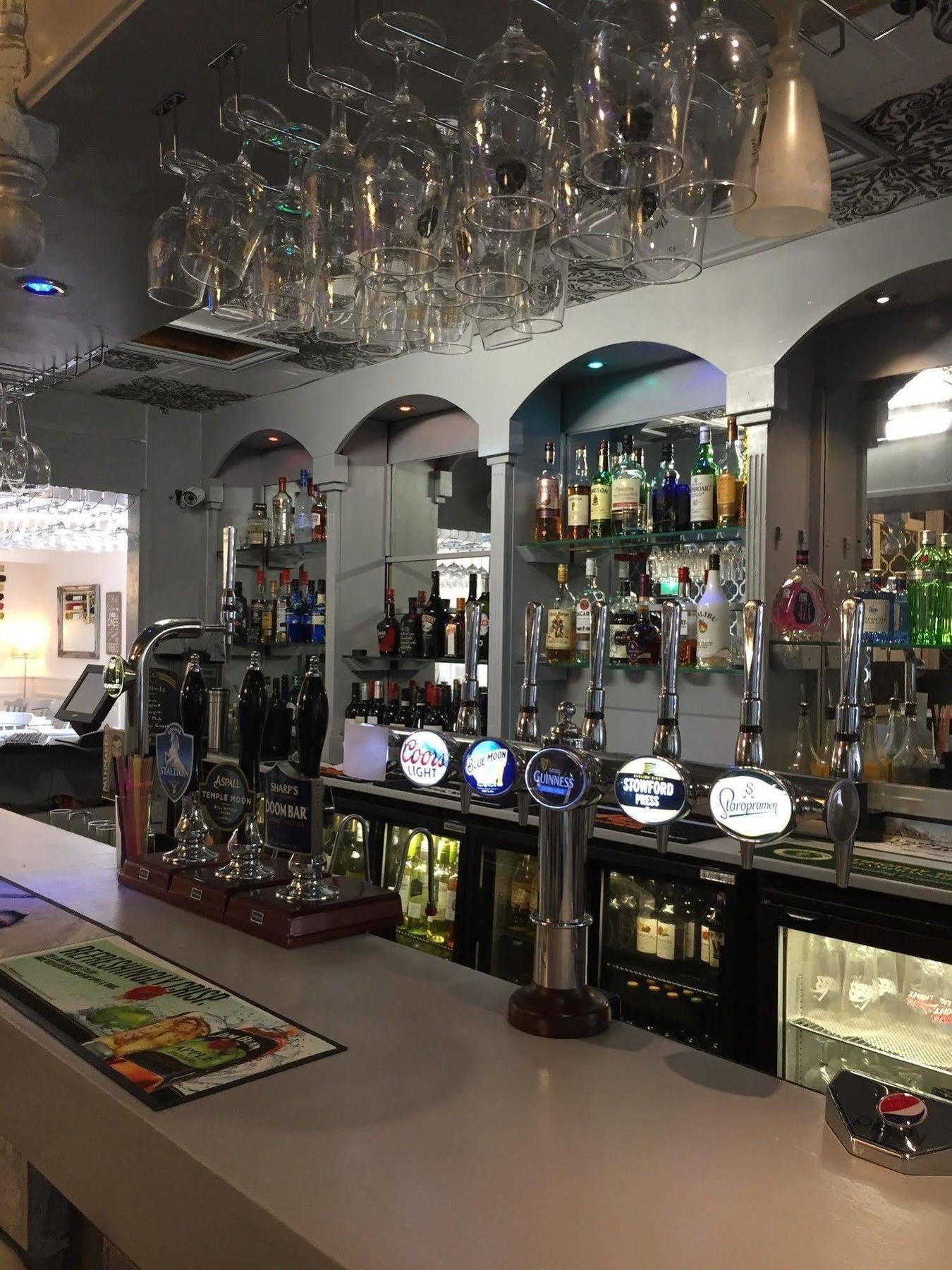 Cefn Mably Hotell Penarth Exteriör bild